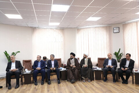 تصاویر/ دیدار شهردار تهران با آیت الله اعرافی