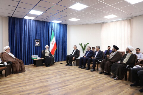 تصاویر/ دیدار شهردار تهران با آیت الله اعرافی