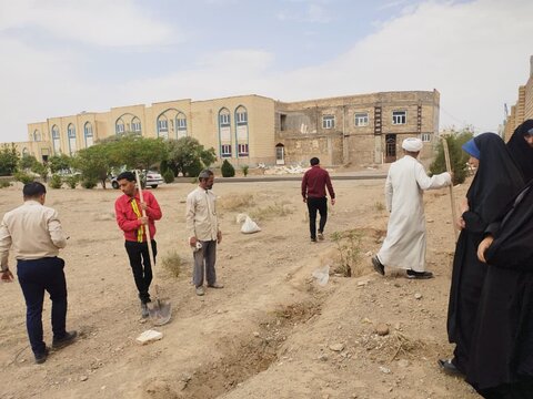 تصاویر/پویش کاشت درخت به مناسبت دهه کرامت در دلیجان