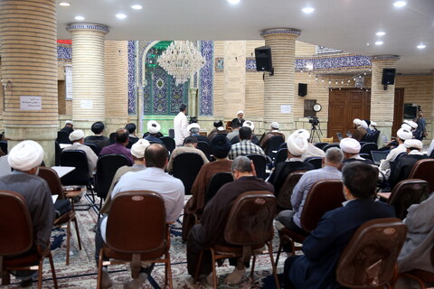 تصاویر / تجلیل شاگردان از استاد حوزه