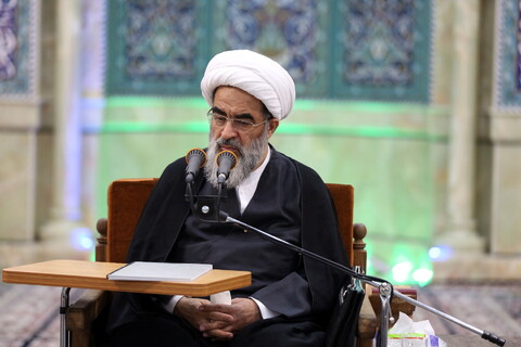 تصاویر / تجلیل شاگردان از استاد حوزه