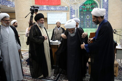 تصاویر / تجلیل شاگردان از استاد حوزه