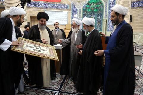 تصاویر / تجلیل شاگردان از استاد حوزه