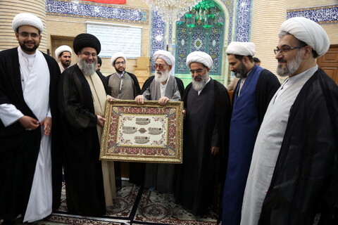 تصاویر / تجلیل شاگردان از استاد حوزه