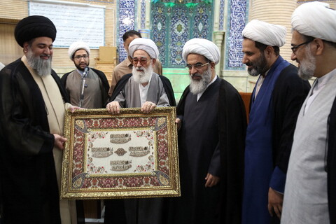 تصاویر / تجلیل شاگردان از استاد حوزه