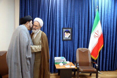 تصاویر/ دیدار جمعی از علمای شیعه هندوستان با آیت الله اعرافی