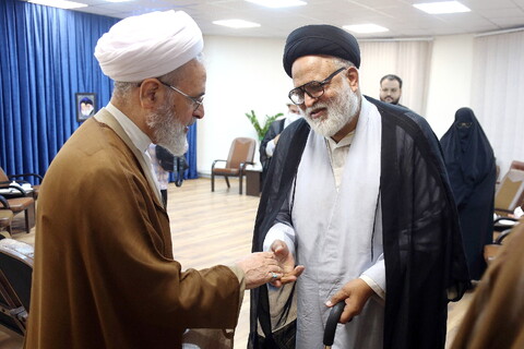 تصاویر/ دیدار جمعی از علمای شیعه هندوستان با آیت الله اعرافی