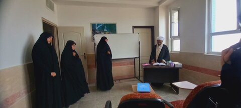 تصاویر/جشن روز دختر همراه با تجلیل از اساتید مدرسه علمیه فاطمه المعصومه دلیجان