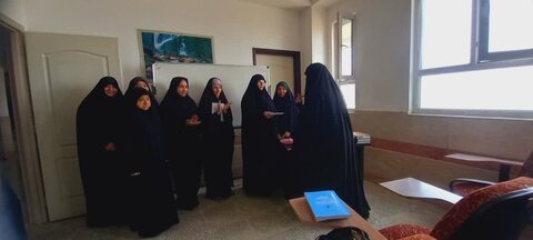 تصاویر/جشن روز دختر همراه با تجلیل از اساتید مدرسه علمیه فاطمه المعصومه دلیجان