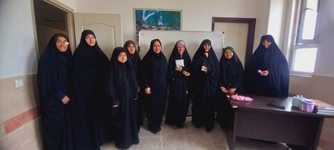 تصاویر/جشن روز دختر همراه با تجلیل از اساتید مدرسه علمیه فاطمه المعصومه دلیجان