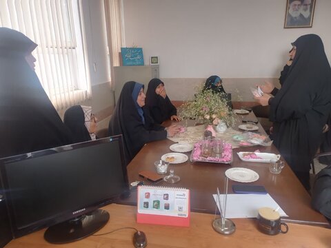 تصاویر/جشن روز دختر همراه با تجلیل از اساتید مدرسه علمیه فاطمه المعصومه دلیجان