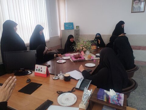 تصاویر/جشن روز دختر همراه با تجلیل از اساتید مدرسه علمیه فاطمه المعصومه دلیجان