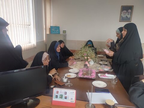 تصاویر/جشن روز دختر همراه با تجلیل از اساتید مدرسه علمیه فاطمه المعصومه دلیجان