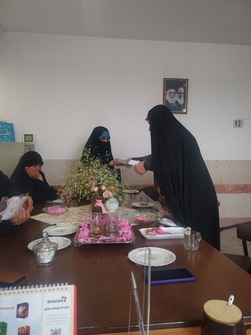 تصاویر/جشن روز دختر همراه با تجلیل از اساتید مدرسه علمیه فاطمه المعصومه دلیجان