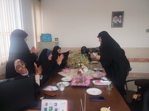 تصاویر/جشن روز دختر همراه با تجلیل از اساتید مدرسه علمیه فاطمه المعصومه دلیجان