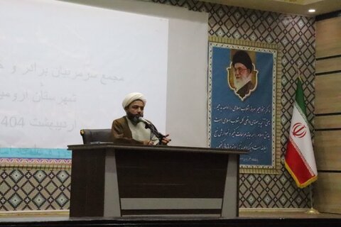 تصاویر/ نشست روحانیون و طلاب مربی تعلیم و تربیت سپاه ارومیه