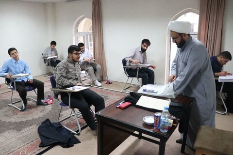 تصاویر/ برگزاری آزمون کتبی استعدادهای برتر حوزه علمیه آذربایجان غربی