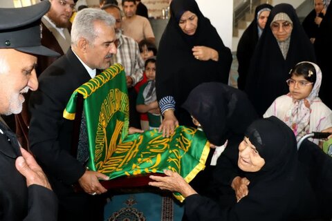 تصاویر/ کاروان زیر سایه خورشید در جمع مردم امام حسن