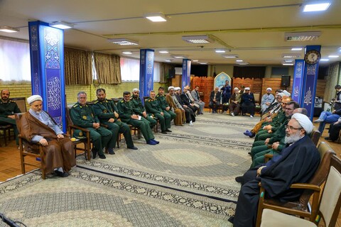 تصاویر | دیدار فرمانده، معاونین و نمایندگی ولی فقیه در سپاه عاشورا با نماینده ولی فقیه در استان