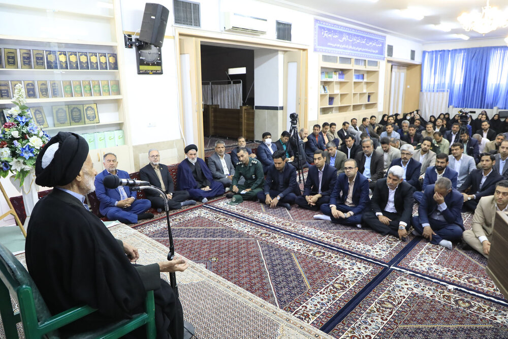 تصاویر / دیدار فرهنگیان استان با نماینده ولی فقیه در خراسان جنوبی