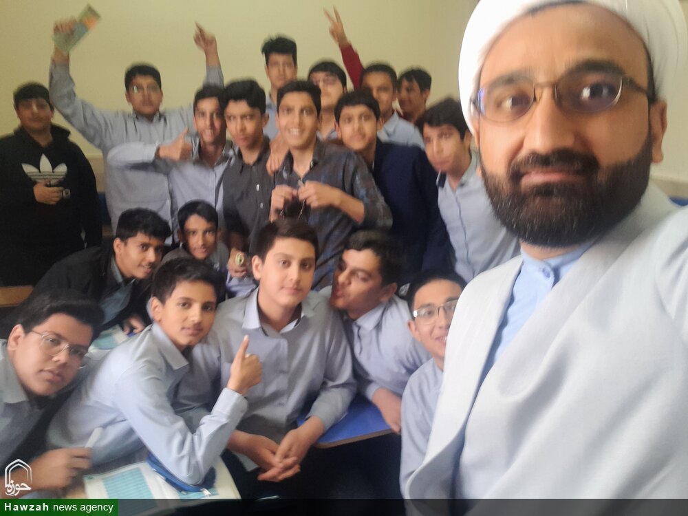معلمی؛ هنر انسان‌ساز در مسیر نور است+ عکس