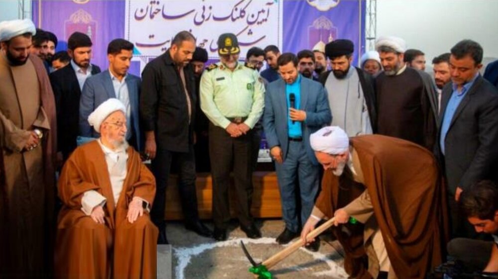 در مسیر صد سالگی | خدمات فرهنگی یک مرجع تقلید (بخش اول) 2 در مسیر صد سالگی | خدمات فرهنگی یک مرجع تقلید
