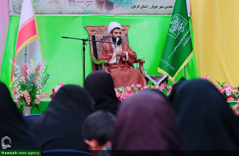 ورود به حرم امامزادگان با پوشش نامناسب بی‌احترامی محسوب می‌شود