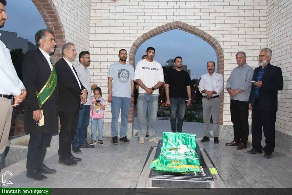 متبرک شدن پایگاه هوانیروز شهید وطن پور اصفهان به پرچم بارگاه حضرت معصومه(س)+ عکس