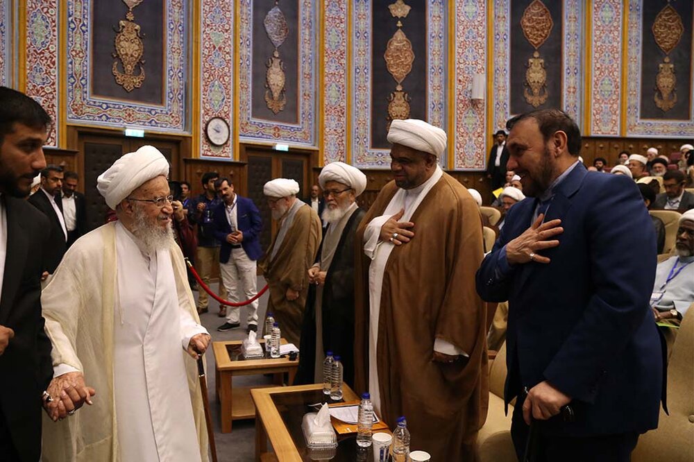 در مسیر صد سالگی | خدمات فرهنگی یک مرجع تقلید (بخش دوم) 2 در مسیر صد سالگی | خدمات فرهنگی یک مرجع تقلید (بخش دوم)