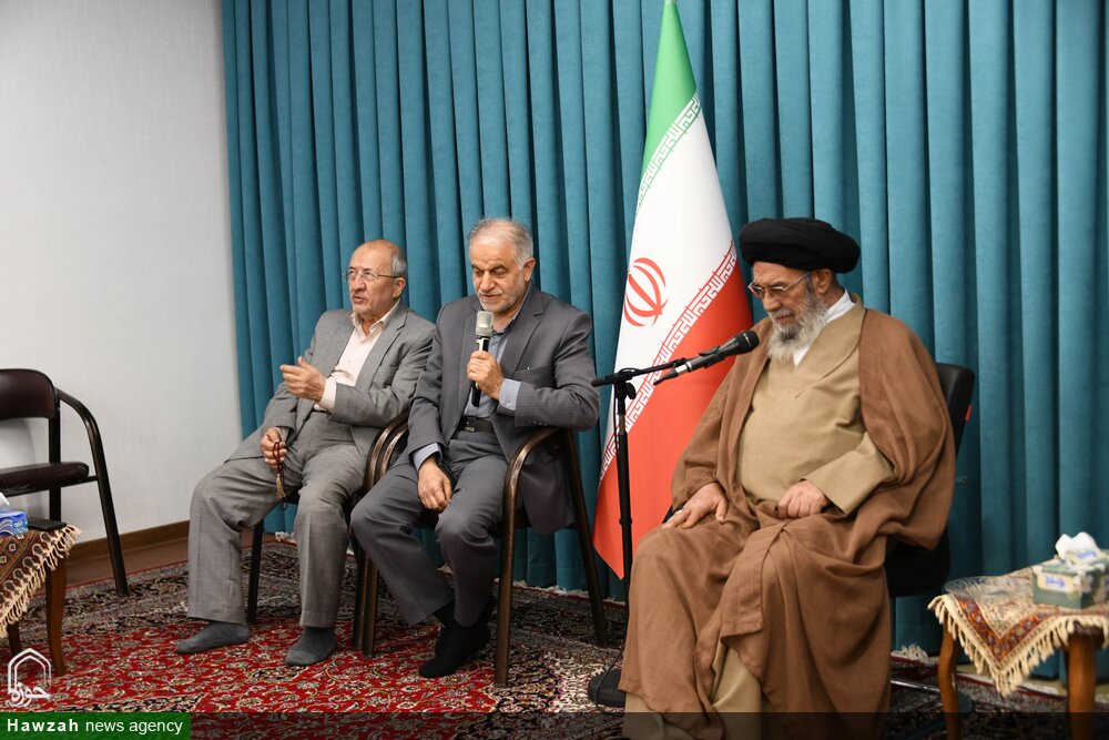 وجود شوراهای اسلامی در کنترل و نظارت بر امور شهرداری‌ها، مؤثر است
