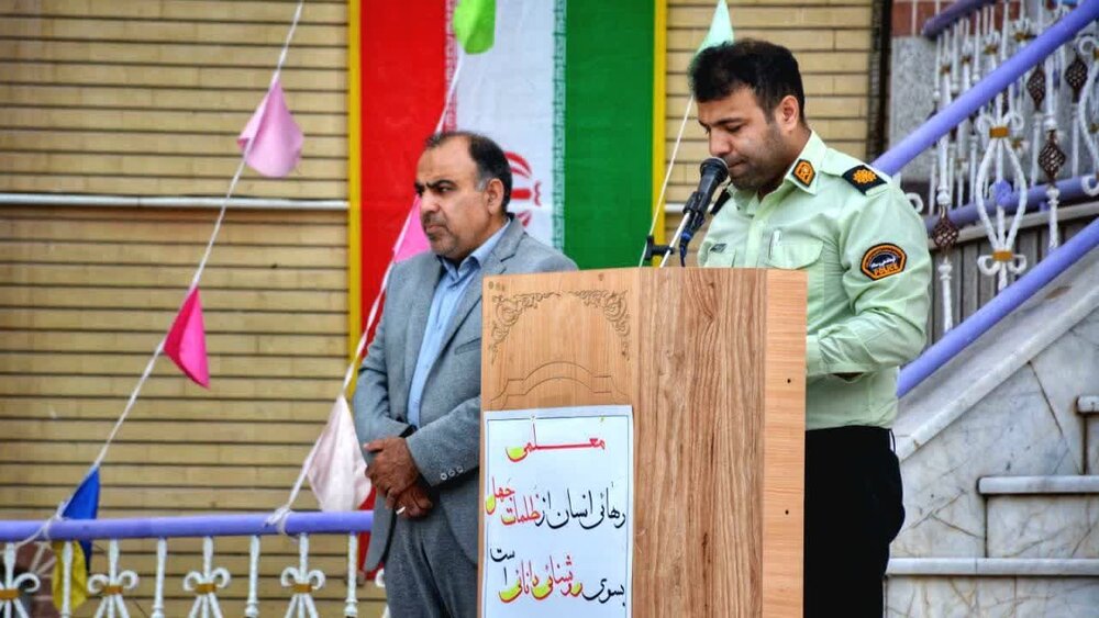 زنگ «سپاس معلم» در آران و بیدگل نواخته شد+عکس