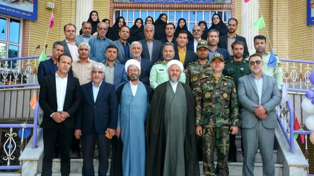 زنگ «سپاس معلم» در آران و بیدگل نواخته شد+عکس