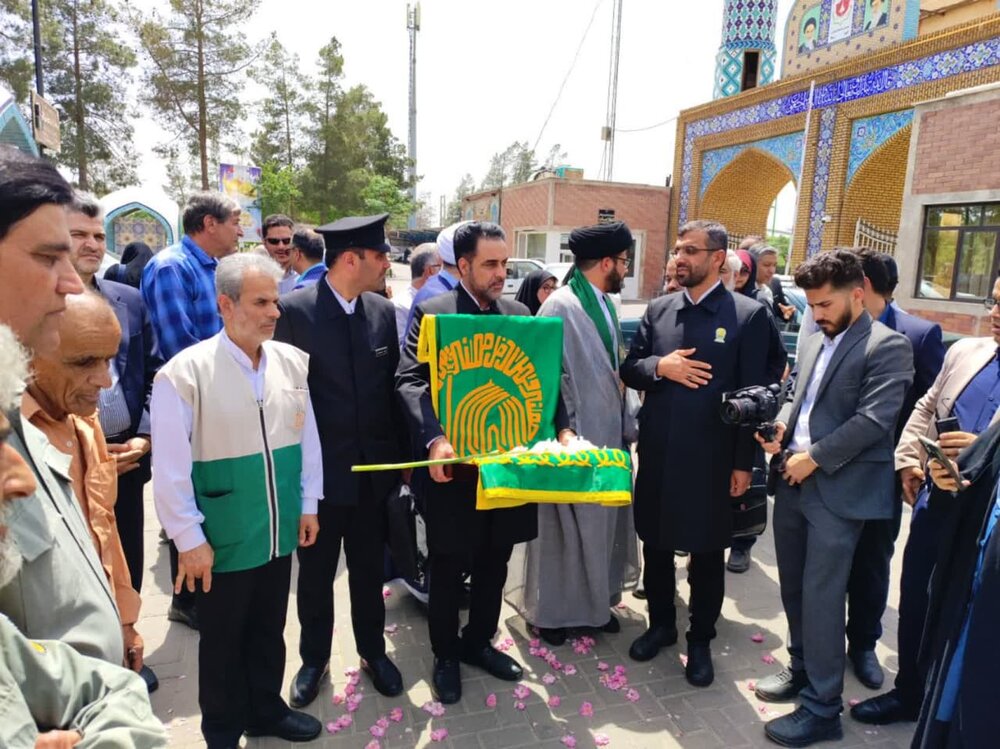 خادمان خورشید به کاشان، پایتخت گل سرخ ایران رسیدند+عکس