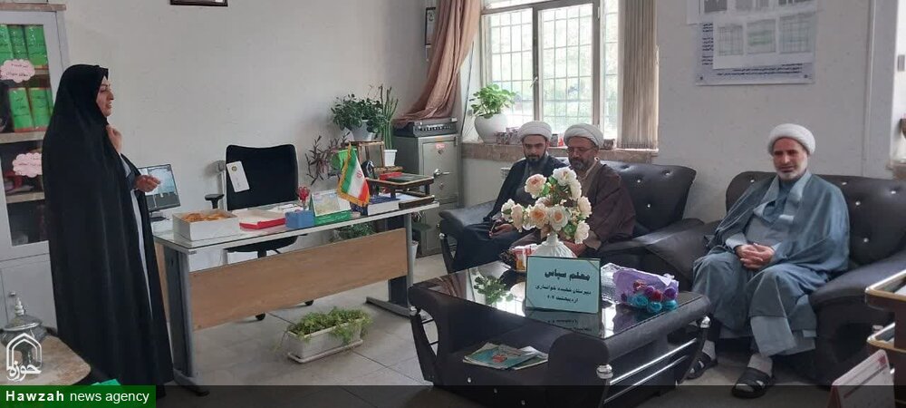 تجلیل از معلمان دبیرستان شهیده خوانساری