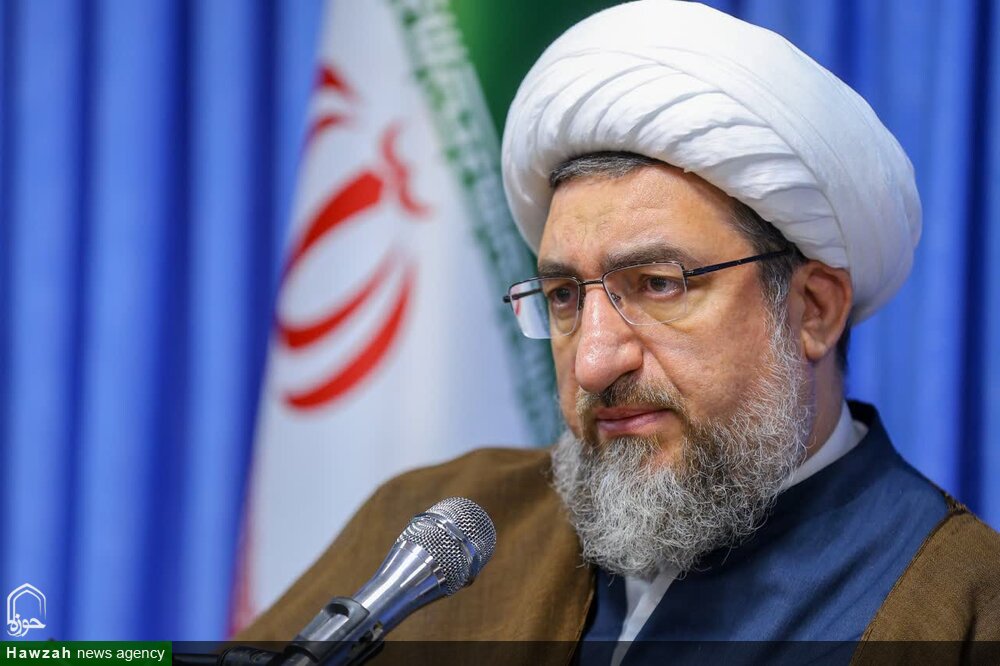 حج؛ پیام‌آوری جهانی و نمایش عظمت جهان اسلام است