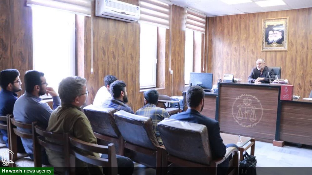 دیدار طلاب دانش‌پژوه رشته حقوق و قضای اسلامی با مسئولین سازمان قضایی نیروهای مسلح استان یزد