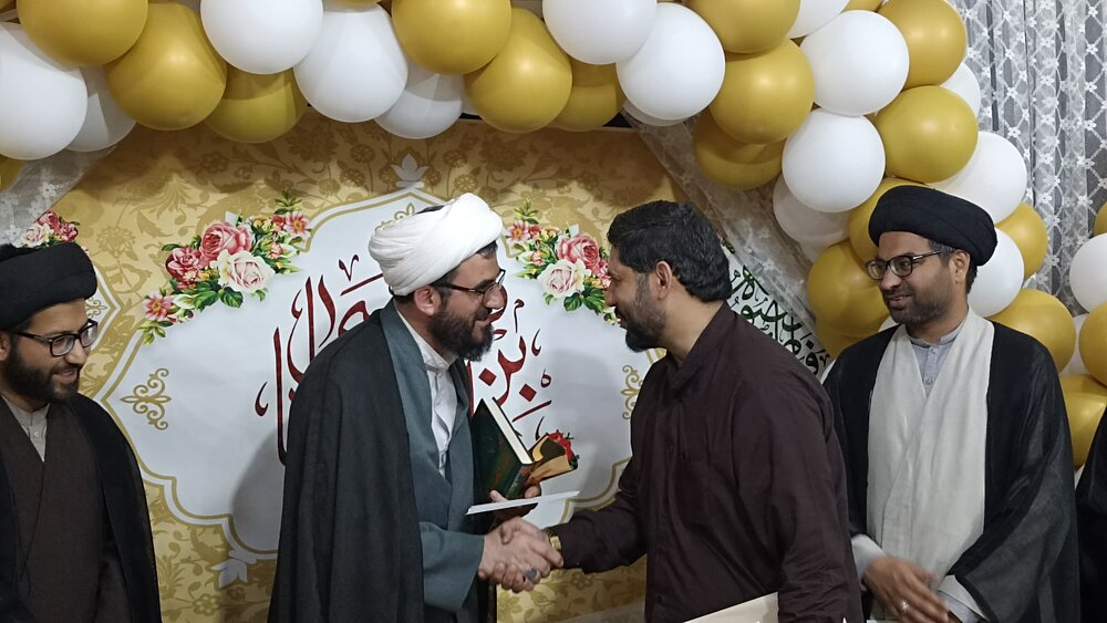 حوزہ علمیہ الولایہ میں یومِ معلم کی مناسبت سے پُروقار تقریب کا انعقاد/ اساتذہ کو خراجِ تحسین