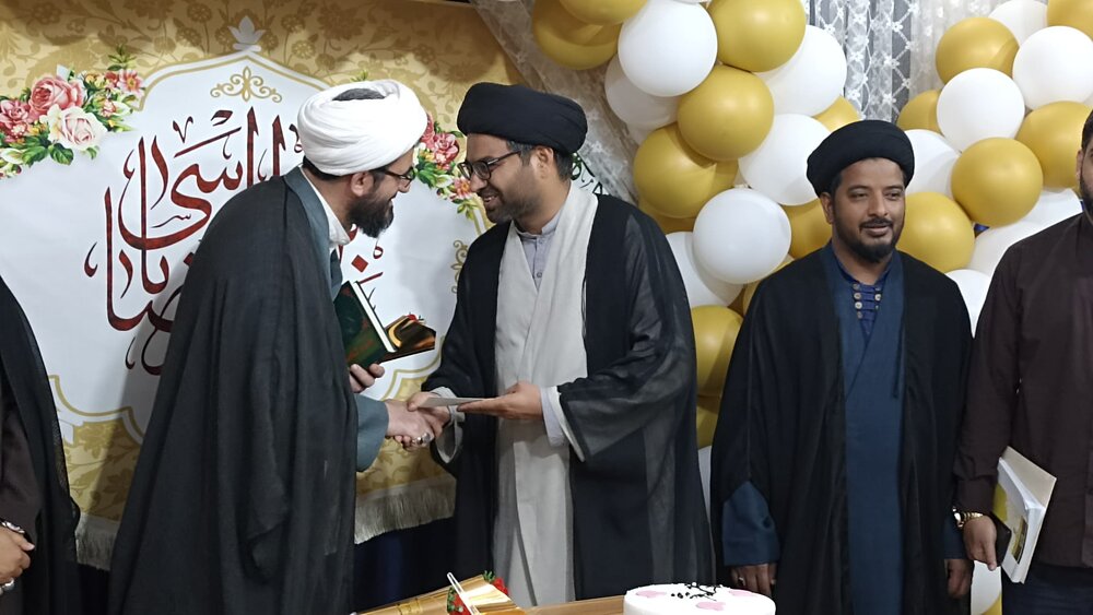 حوزہ علمیہ الولایہ میں یومِ معلم کی مناسبت سے پُروقار تقریب کا انعقاد/ اساتذہ کو خراجِ تحسین