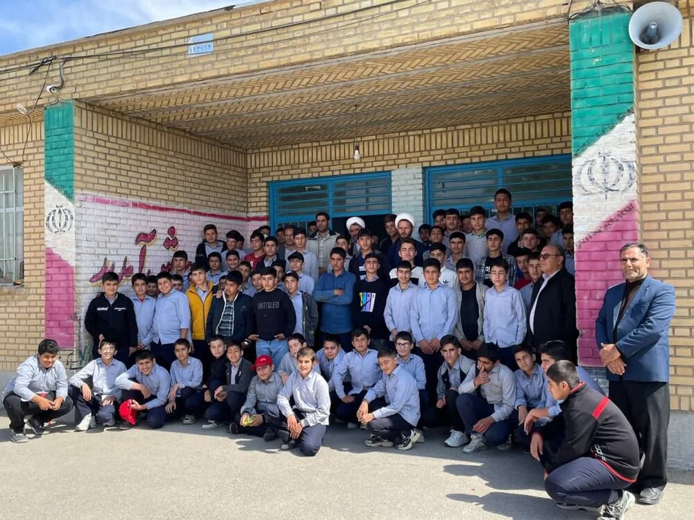 تصاویر/ حضور طلاب میاندوآب در مدارس آموزش و پرورش