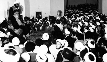 دیدگاه امام راحل درباره نقش سیاسی روحانیون در مناصب حکومتی