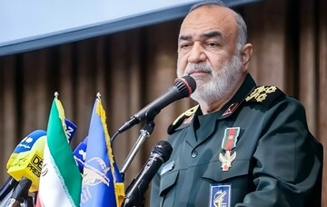 سپاه به افق‌های دور اندیشه‌های دشمن واقف است و او را می‌شناسد