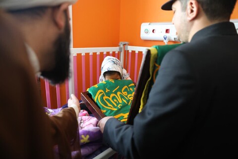 حضور خادمین حرم مطهر رضوی در بیمارستان نوید بندر امام خمینی (ره)