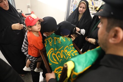 حضور خادمین حرم مطهر رضوی در بندرامام خمینی (ره)