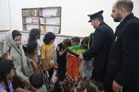 حضور خادمین حرم مطهر رضوی در بندرامام خمینی (ره)