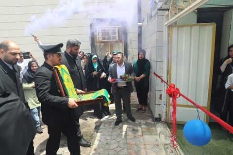  حضور خادمین حرم مطهر رضوی در افتتاح مرکز اوتیسم بندر امام خمینی (ره)