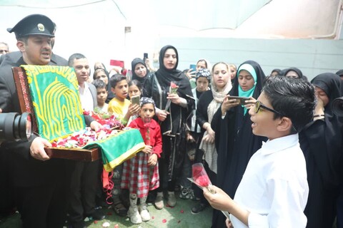  حضور خادمین حرم مطهر رضوی در افتتاح مرکز اوتیسم بندر امام خمینی (ره)