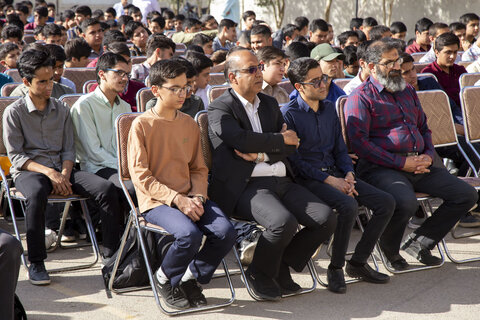 حضور امام جمعه یزد در جمع دانش آموزان دبیرستان پسرانه علوم و معارف اسلامی