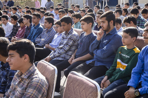 حضور امام جمعه یزد در جمع دانش آموزان دبیرستان پسرانه علوم و معارف اسلامی