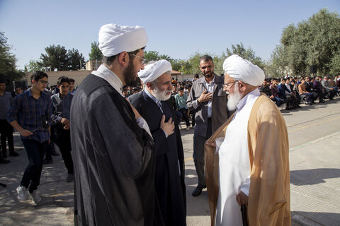 حضور امام جمعه یزد در جمع دانش آموزان دبیرستان پسرانه علوم و معارف اسلامی