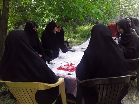 تصاویر/تجلیل از اساتید مدرسه علمیه صدیقه طاهره غرق‌آباد